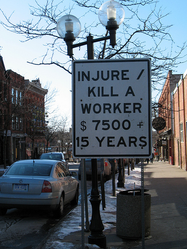 http://www.trevorhoppe.com/blog/images/injure_kill_road_worker.jpg